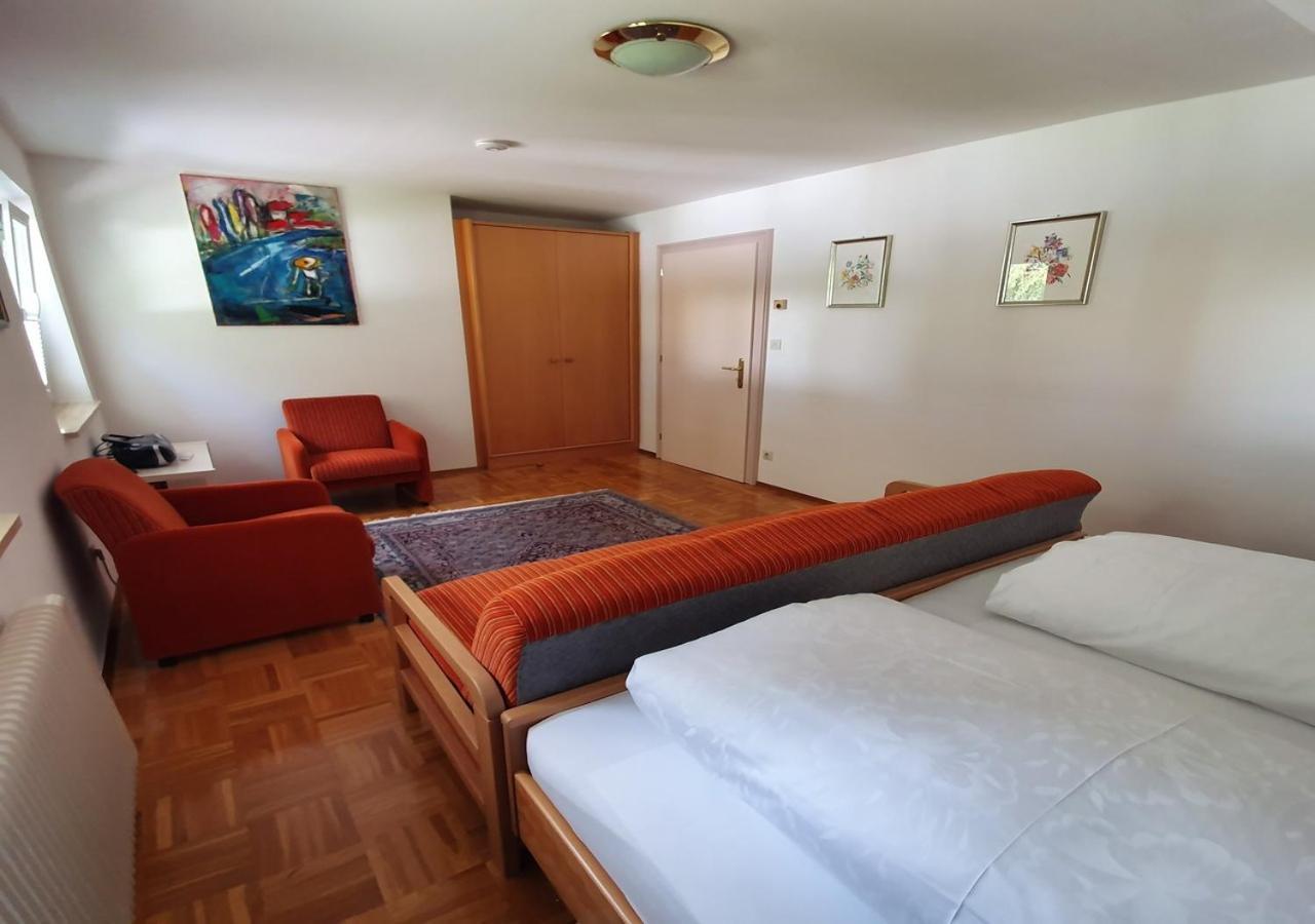 Haus Kraller-Urlaub Mit Seeblick Millstatt Bagian luar foto
