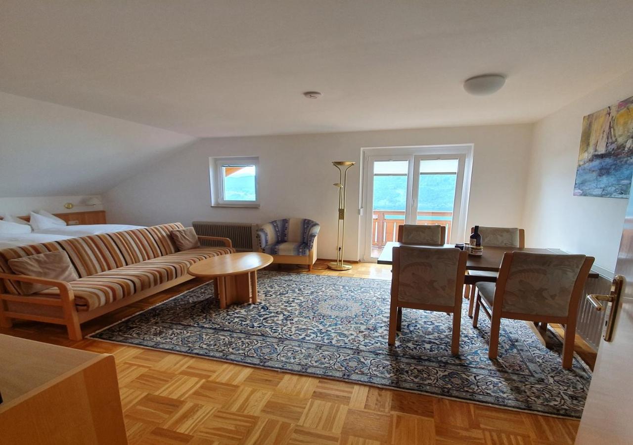 Haus Kraller-Urlaub Mit Seeblick Apartment Millstatt Bagian luar foto